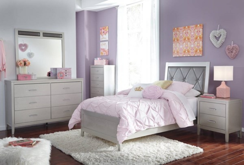 Picture of Twin Panel Upholstered Bed