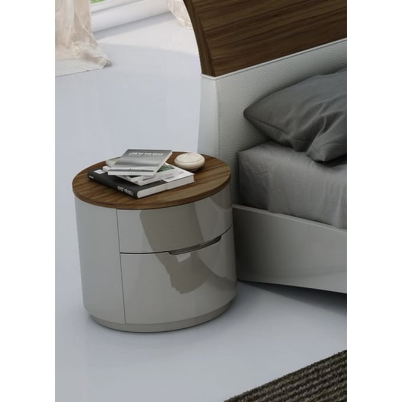 Picture of Bedroom Furniture Nightstand and Chest