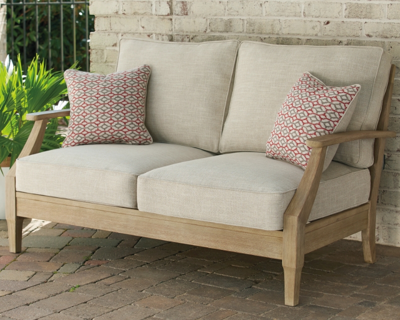 Picture of Outdoor Loveseat w/Cushion