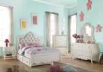 Picture of White Finish Wood Full Bed