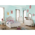 Picture of White Finish Wood Full Bed
