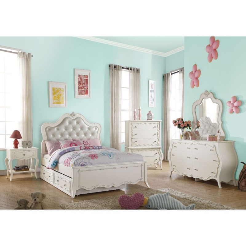 Picture of White Finish Wood Full Bed