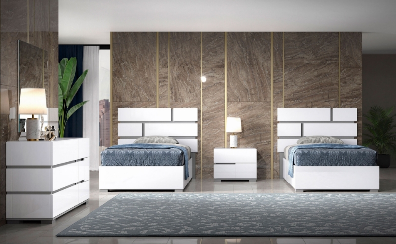 Picture of 48" Gloss White Bed