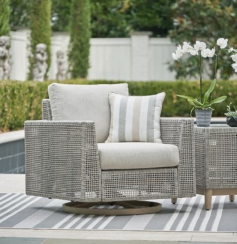 Picture of Outdoor Swivel Lounge w/ Cushion